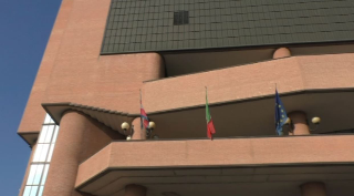 Uccise il padre violento a Nizza Monferrato, assolta per legittima difesa